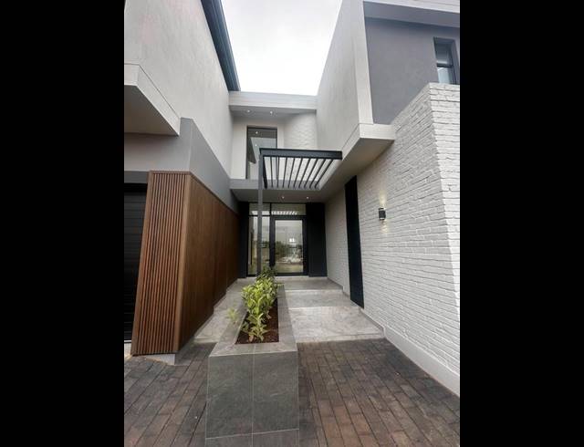 4 BEDROOM HOUSE FOR SALE IN FOUNTAINBROOK ESTATE
